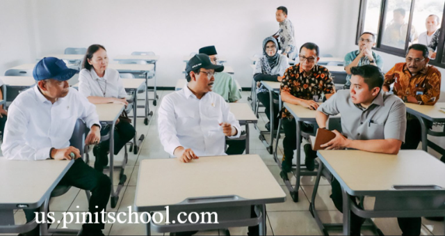 Guru Sekolah Rakyat Tetap Bertahan di Tengah Gelombang Pengunduran Diri